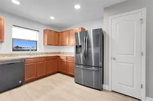 910 Aspen View Cir, Groveland, FL 34736 - Photo 12