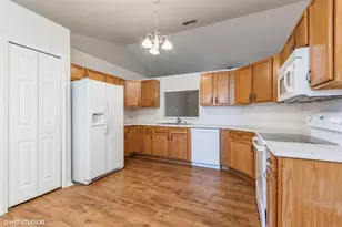 694 Park Valley Cir, Minneola, FL 34715 - Photo 4