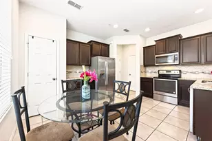 1096 Pavia Dr, Apopka, FL 32703 - Photo 4