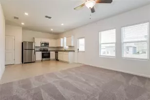2042 Hemingway Cir, Groveland, FL 34736 - Photo 6