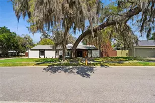 418 E Lakeshore Dr, Ocoee, FL 34761 - Photo 4