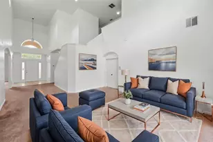 2838 Sweetspire Cir, Kissimmee, FL 34746 - Photo 4