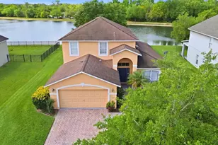 2838 Sweetspire Cir, Kissimmee, FL 34746 - Photo 2