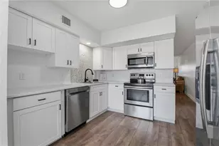 2257 World Pkwy Blvd W, Clearwater, FL 33763 - Photo 10