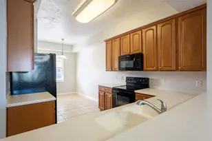 9435 Myrtle Creek Ln, Orlando, FL 32832 - Photo 6