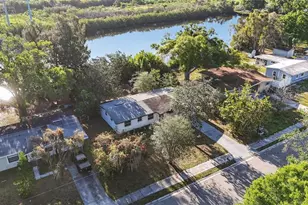 413 Country Club Dr, Oldsmar, FL 34677 - Photo 32