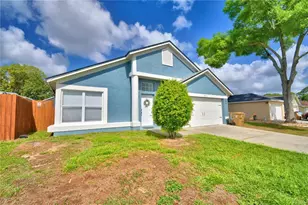2935 Dickens Cir, Kissimmee, FL 34747 - Photo 4