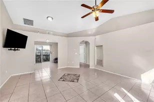 385 Briar Bay Cir, Orlando, FL 32825 - Photo 8