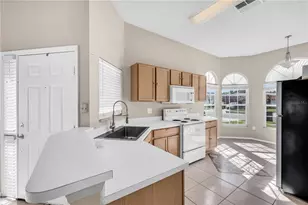 385 Briar Bay Cir, Orlando, FL 32825 - Photo 12