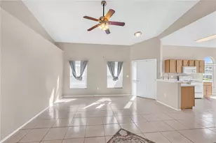 385 Briar Bay Cir, Orlando, FL 32825 - Photo 10