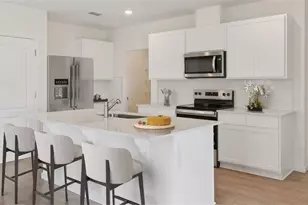 2061 Walnut Crk Dr, Kissimmee, FL 34744 - Photo 2