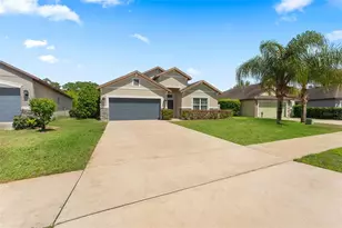 1020 Kellogg Dr, Tavares, FL 32778 - Photo 2