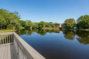 7120 Waterside Dr, Tampa, FL 33617 - Photo 10