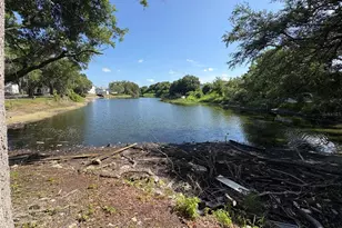 7120 Waterside Dr, Tampa, FL 33617 - Photo 20