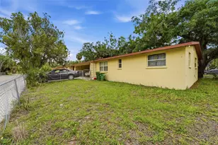 1610 22nd St, Sarasota, FL 34234 - Photo 4