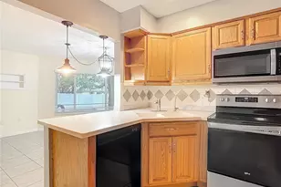 1915 Sylvester Rd, Lakeland, FL 33803 - Photo 10