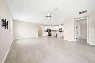 253 Hilltop Bloom Loop, Haines City, FL 33844 - Photo 4