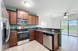 1360 Windsor Lake Cir, Sanford, FL 32773 - Photo 8