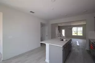 1402 Mount Royal Dr, Saint Cloud, FL 34771 - Photo 4