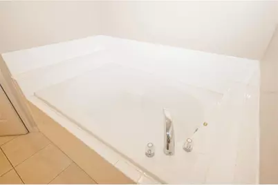 4129 NE 19th Place, Cape Coral, FL 33909 - Photo 8