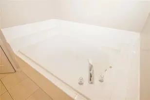 4129 NE 19th Pl, Cape Coral, FL 33909 - Photo 8