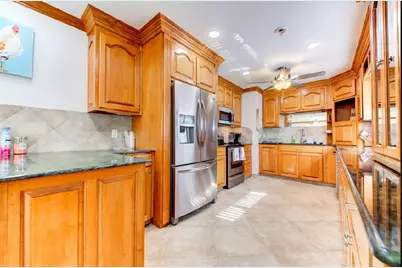 2932 Lexington Street, Sarasota, FL 34231 - Photo 8