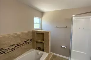 804 E Orchid Ave, Tampa, FL 33612 - Photo 10