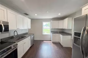 324 Bassedena Cir S, Lakeland, FL 33805 - Photo 2
