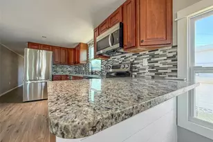 5141 Oakland Hills Ave, Sarasota, FL 34234 - Photo 8