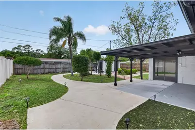 6020 Cresthill Drive, Tampa, FL 33615 - Photo 18