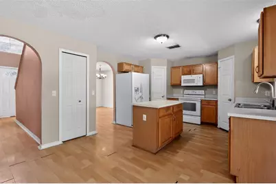 307 Pleasant Gardens Drive, Apopka, FL 32703 - Photo 2