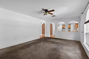 307 Pleasant Gardens Dr, Apopka, FL 32703 - Photo 4