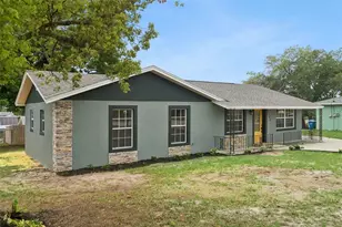 1109 Valencia Ave, Haines City, FL 33844 - Photo 2