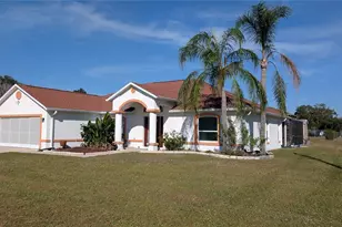 858 Mendoza Dr, Kissimmee, FL 34758 - Photo 2