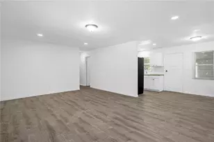 516 Pitt St, Wildwood, FL 34785 - Photo 2