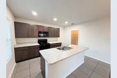 35687 Hillbrook Avenue, Zephyrhills, FL 33541 - Photo 10