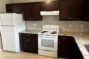 354 Pearlwood St, Orlando, FL 32811 - Photo 4