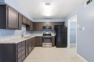 3918 Crayrich Cir, Orlando, FL 32839 - Photo 12