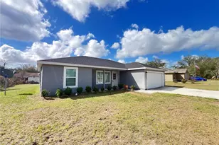 8 Fisher Loop Course, Ocklawaha, FL 32179 - Photo 2