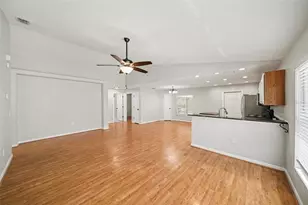 2424 Camden Oaks Pl, Valrico, FL 33594 - Photo 10