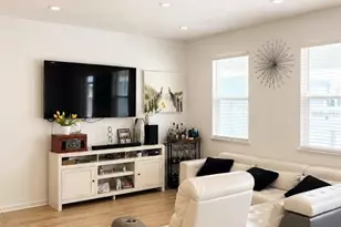 1741 Crowncrest Dr, Apopka, FL 32703 - Photo 2
