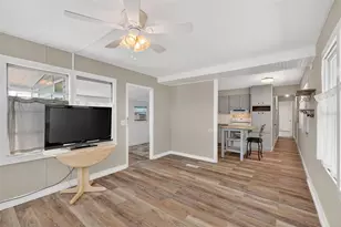 465 Marina Ln, Tavares, FL 32778 - Photo 8