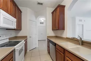 3326 Robert Trent Jones Dr, Orlando, FL 32835 - Photo 4