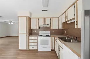 910 Big Tree Rd, South Daytona, FL 32119 - Photo 16