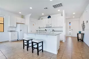 2613 Rosemont Cir, Davenport, FL 33837 - Photo 4