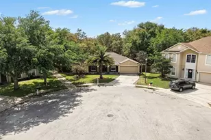 100 Festive Ct, Chuluota, FL 32766 - Photo 2