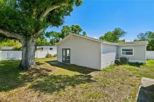 7210 14th St N, Saint Petersburg, FL 33702 - Photo 16