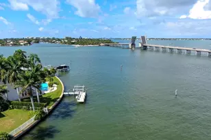 749 Siesta Dr, Sarasota, FL 34242 - Photo 4