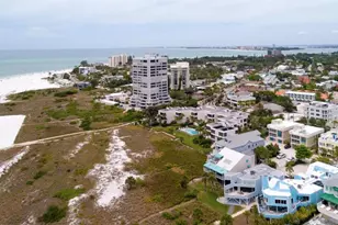 749 Siesta Dr, Sarasota, FL 34242 - Photo 4