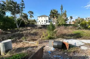 749 Siesta Dr, Sarasota, FL 34242 - Photo 8